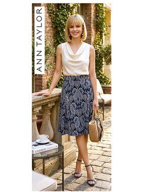 ANN TAYLOR - Cotton blend navy blue paisley print midi skirt